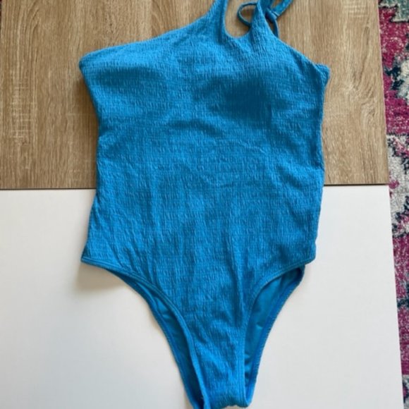 Lucky Brand - Seersucker Asymmetrical One Piece - Picture 3 of 6